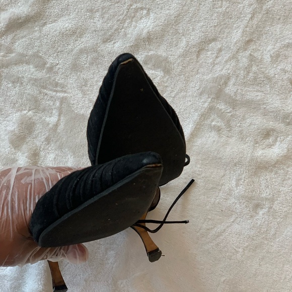 Vintage Manolo Blahnik Black Suede Pumps w/Ankle Strap, Approximate Size 10.5! - Picture 9 of 11